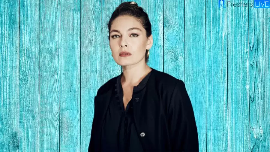 Who are Alexa Davalos’s Parents? Meet Jeff Dunas and Elyssa Davalos