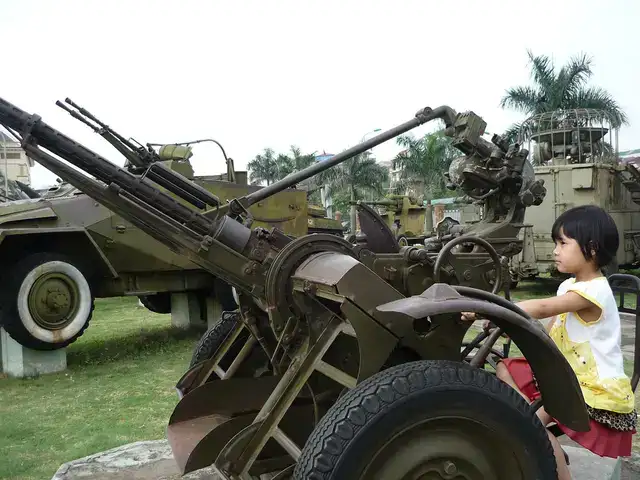 nhắm thẳng quân thù mà bắn là câu nói của nhắm thẳng quân thù mà bắn là câu nói của