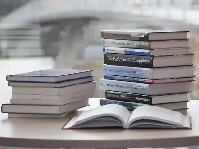 giải thích câu nói sách là ngọn đèn bất diệt giải thích câu nói sách là ngọn đèn bất diệt